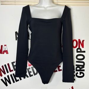 Aritzia color black Contour Squareneck Longsleeve Bodysuit 8758